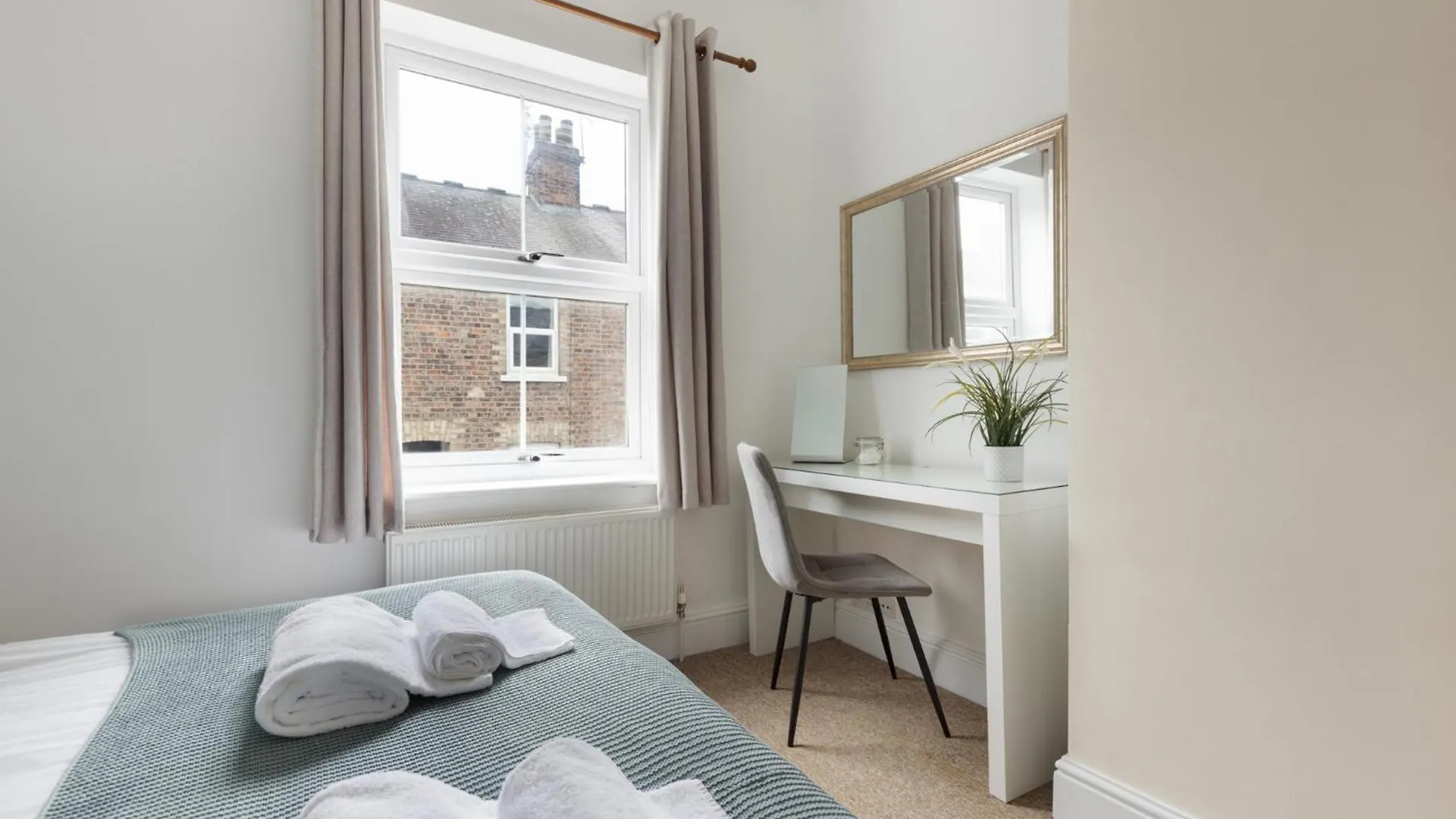 Ebor Place - Stunning Period Home With Free Parking York Holiday home