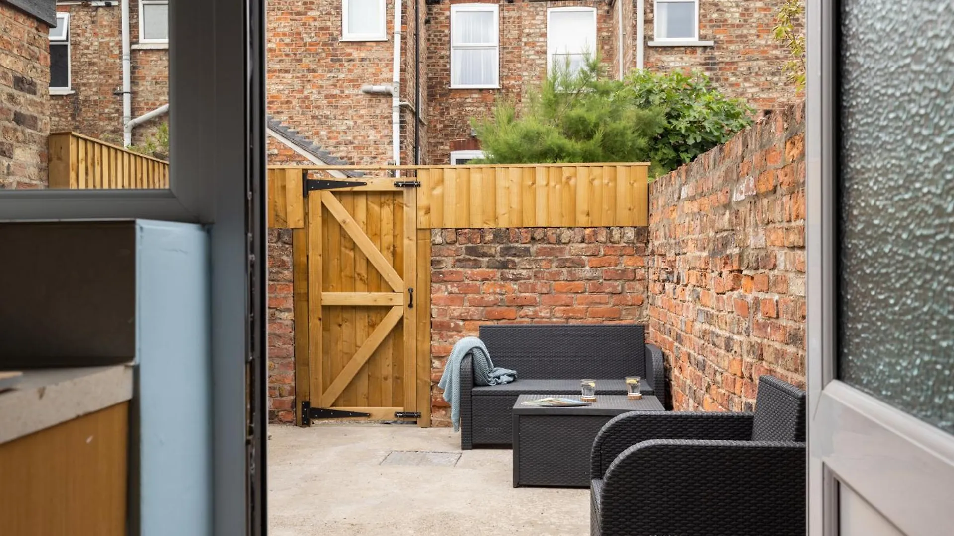 Ebor Place - Stunning Period Home With Free Parking York