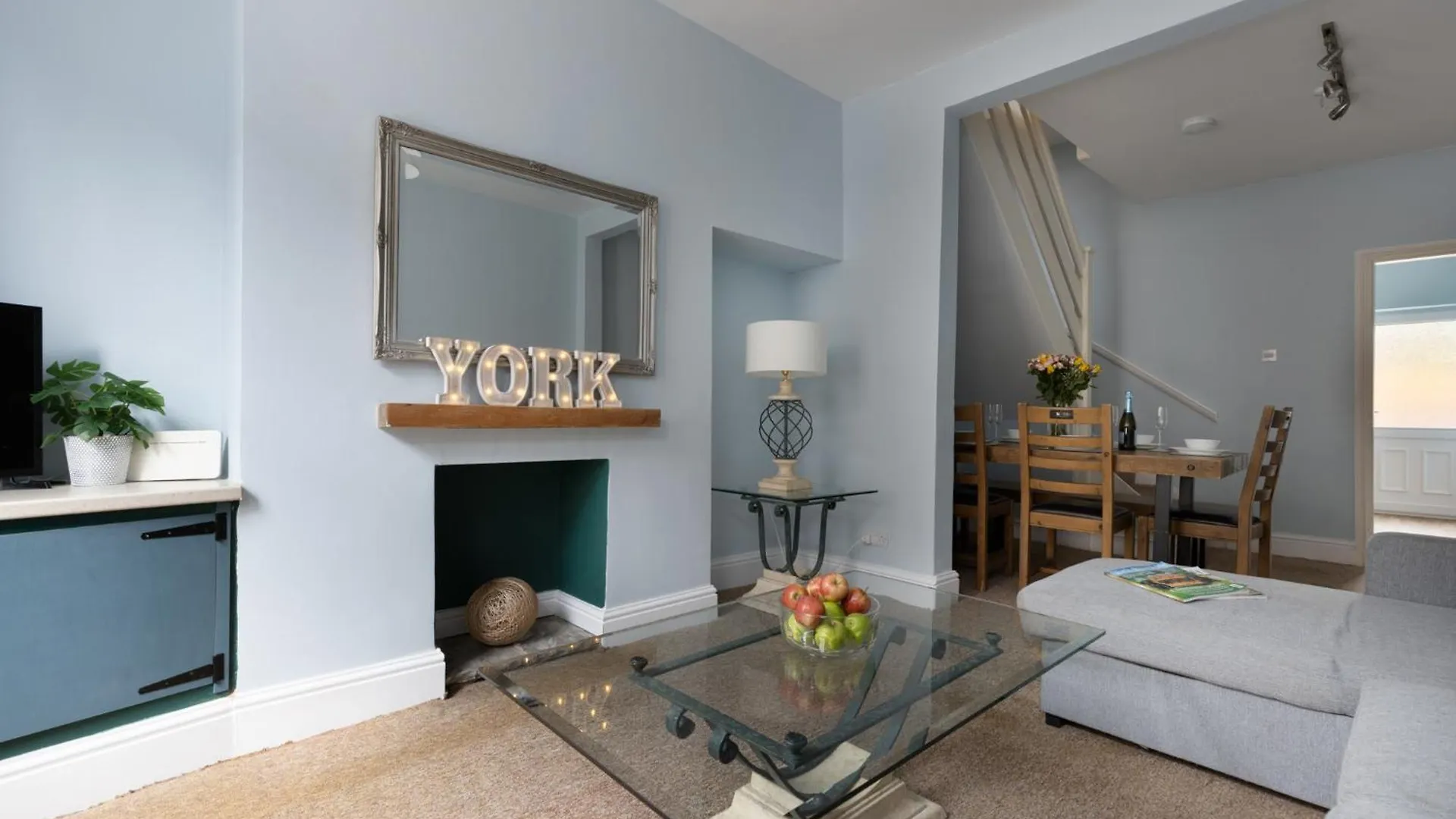 Ebor Place - Stunning Period Home With Free Parking York